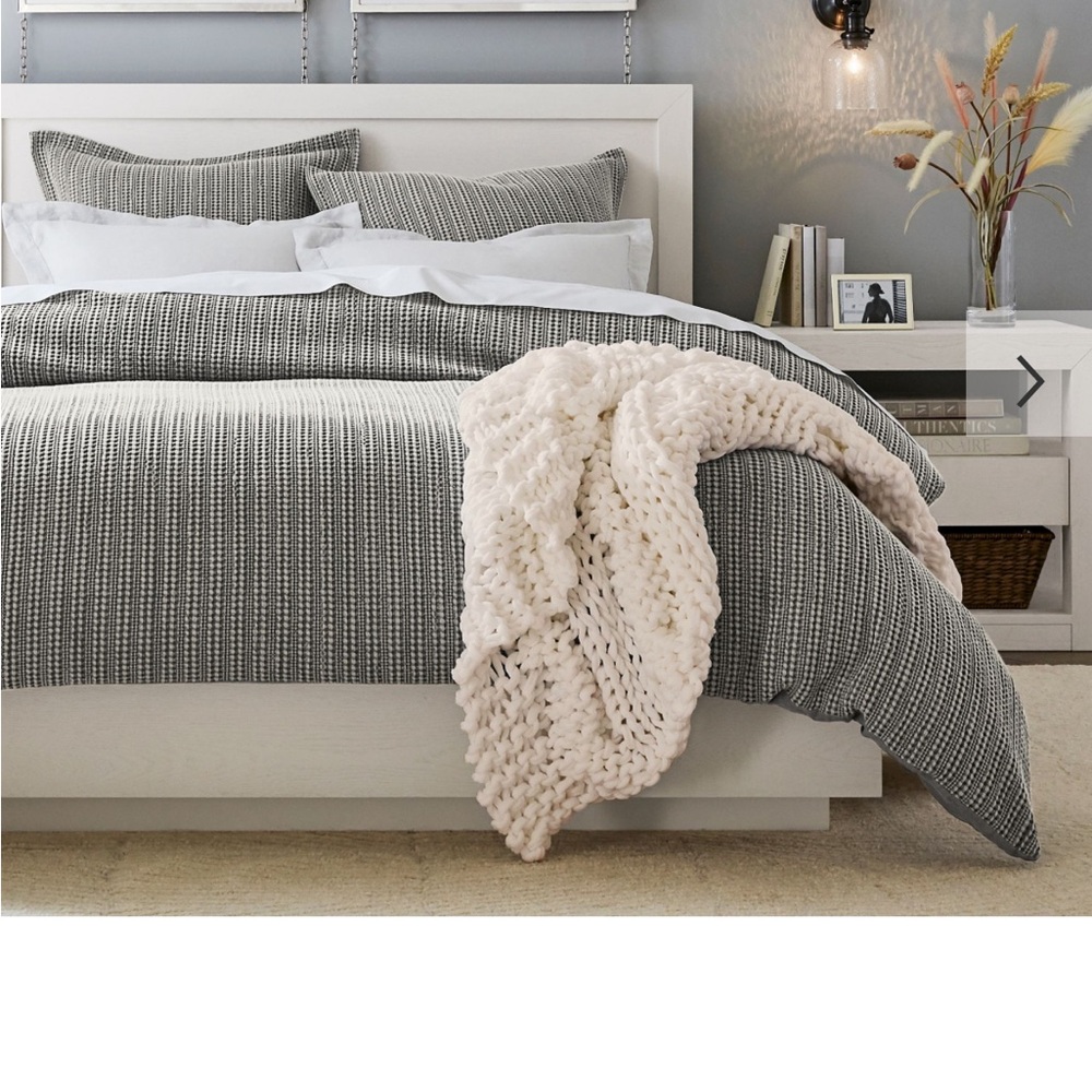 Pottery Barn Gray Honeycomb Cotton Duvet Cover, like new